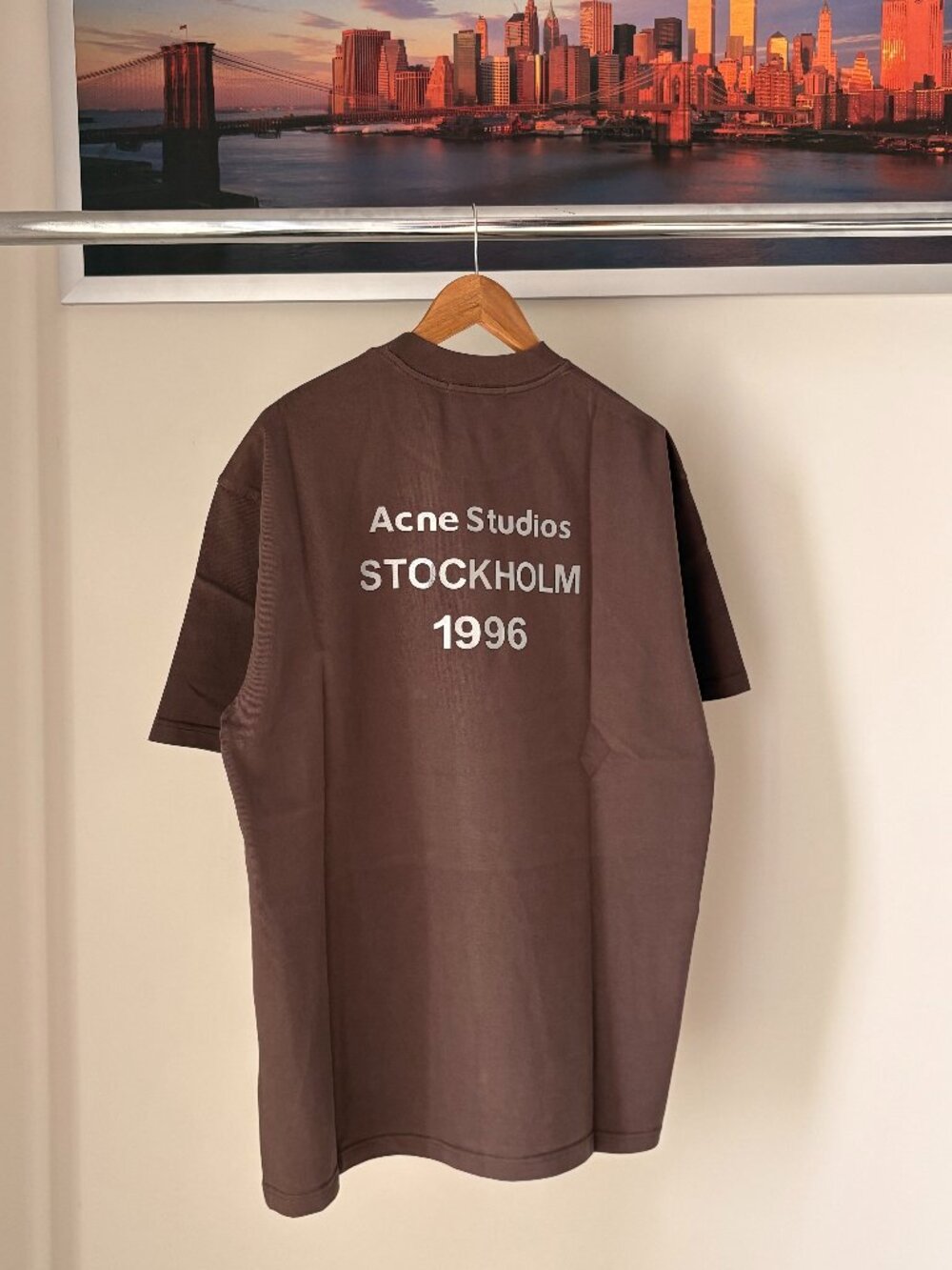 ACNE STUDIOS T-SHIRT (BROWN)
